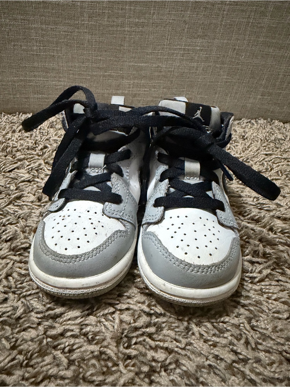 Nike Kids' Jordan 1 Mid Sneakers in White and Gray